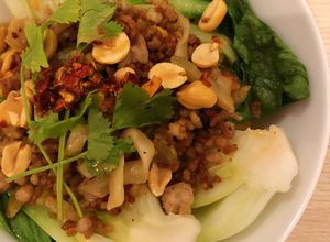 Hình của món Mì trộn Trung Quốc (Dan Dan Noodle).