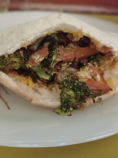 Una foto de Kebab de brócoli en airfryer