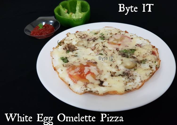 White egg omelette pizza