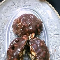 A picture of Mini chocolate biscuit cake.