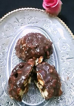 A picture of Mini chocolate biscuit cake.