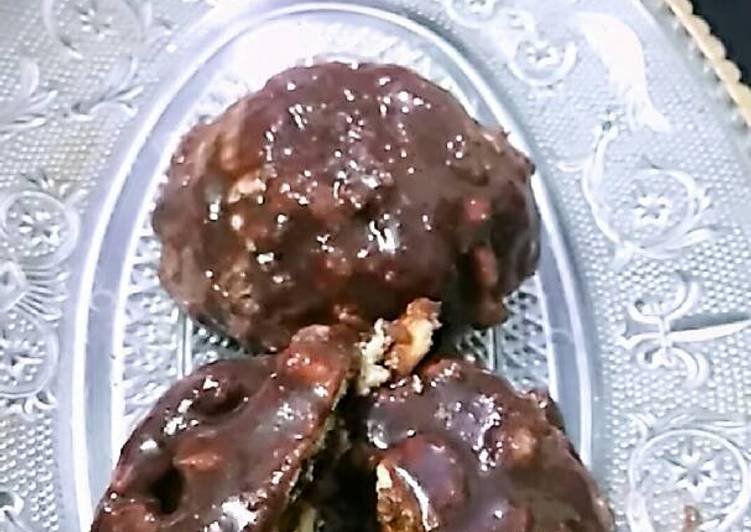mini chocolate biscuit cake recipe main photo