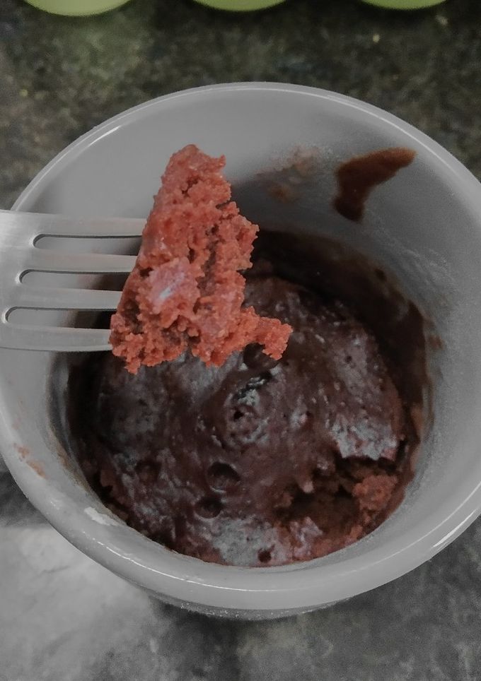 Una foto de Brownie en taza🍫 (microondas)