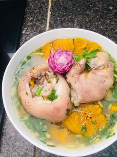Hình của món Canh bí đỏ hầm giò heo.