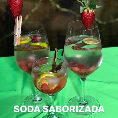 Soda saborizada de fresa Receta de Anita Gómez Bedoya- Cookpad