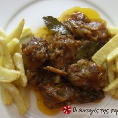A picture of Rabbit stifado.
