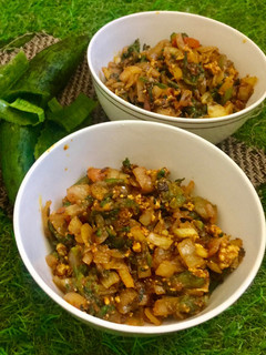 तुरई के छिलके की भुजिया (turai ke chilke ki bhujiya recipe in Hindi) रेसिपी मुख्य फोटो