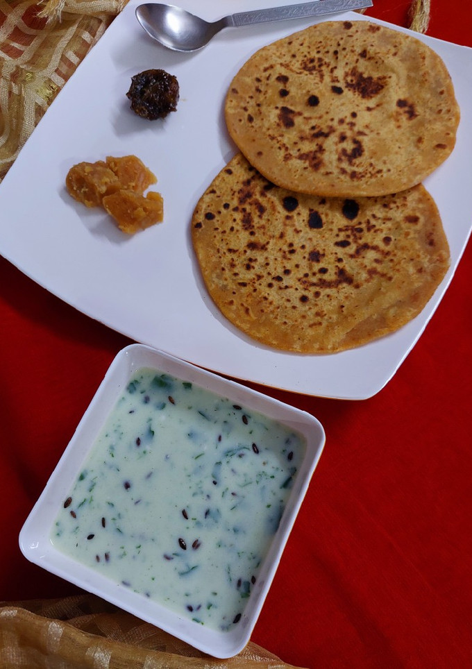 बथुए का रायता (bathue ka rayta recipe in hindi) रेसिपी मुख्य फोटो