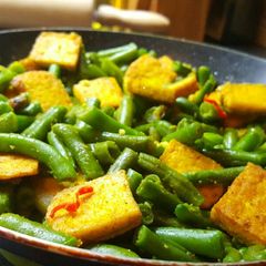 Tofu and Green Beans A picture of Tofu and Green Beans.