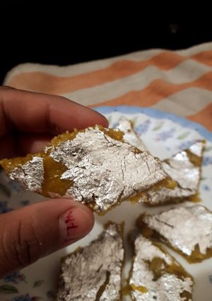 A picture of Mango kaju katli.
