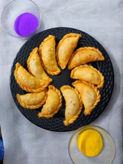 मावा करंजी (mawa karanji recipe in Hindi) रेसिपी मुख्य फोटो