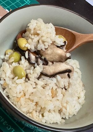 懶人電鍋料理-香菇毛豆魚丸飯 的食譜成品照片
