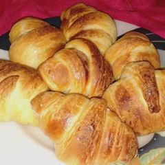 A picture of Croissant 🥐🥐🥐.
