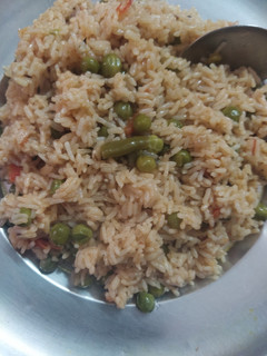 अनियन मटर पुलाव (onion matar pulao recipe in Hindi) रेसिपी मुख्य फोटो