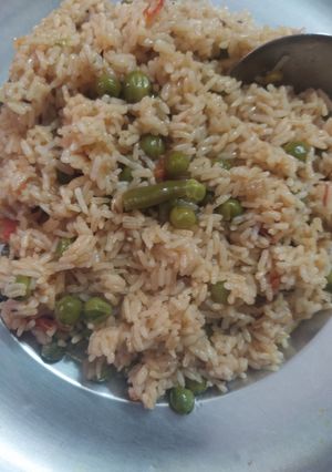 अनियन मटर पुलाव (onion matar pulao recipe in Hindi) रेसिपी मुख्य फोटो