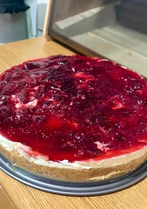 Φωτογραφία της συνταγής Cheesecake (Τσιζκέϊκ 😁) με μαρμελάδα Βύσσινο (Τούρτα / γλυκό τυριού)