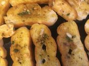 Una foto de pan de ajo