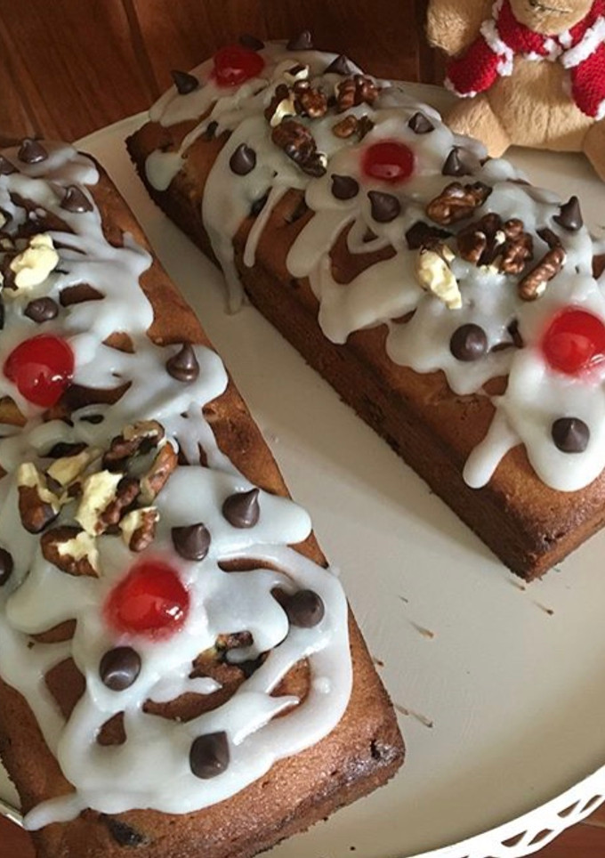 Una foto de Budín Inglés fácil con frutas abrillantadas para navidad🎁🎄