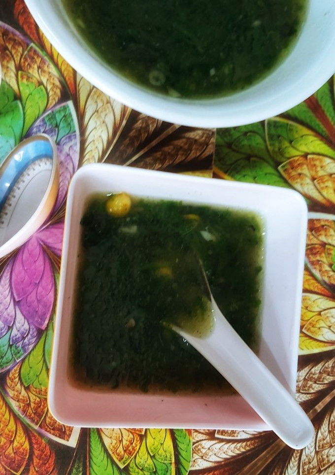 पालक कॉर्न सूप (Palak Corn soup recipe in Hindi) रेसिपी मुख्य फोटो
