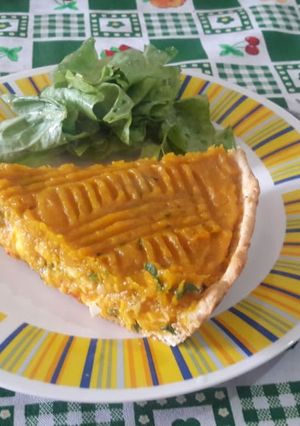 Una foto de Tarta de choclo, calabaza y albahaca