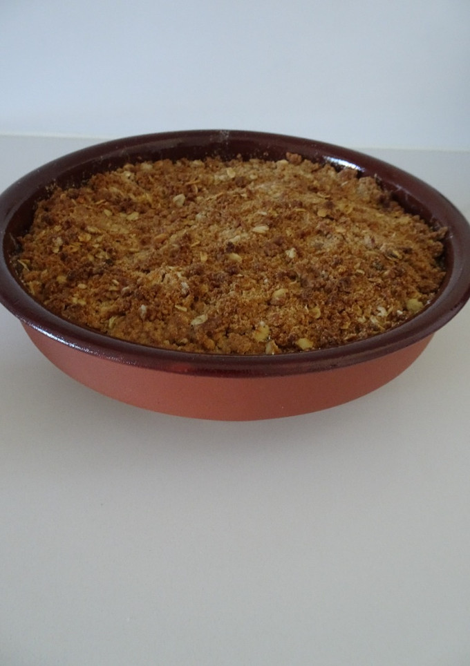 Foto de Crumble de maçã com flocos de aveia com canela com gelado