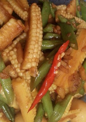 Foto resep Saute babycorn with quail eggs (week 6)
