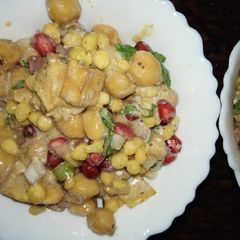 A picture of Dahi bonndi chaat.