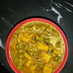 A picture of Matar paneer.