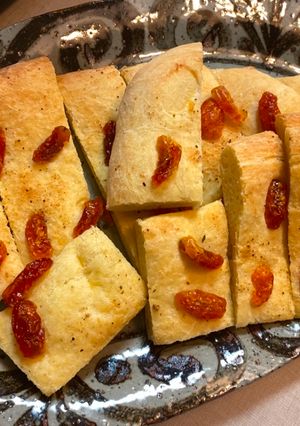 A picture of Potato Bread with Dried Tomato.