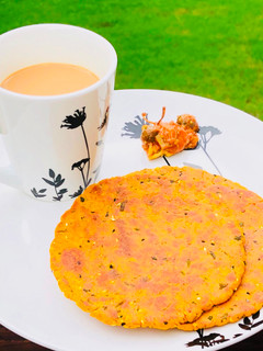 મસાલા બિસ્કીટ ભાખરી (Masala Biscuit Bhakri recipe in Gujarati) રેસીપી મુખ્ય ફોટો