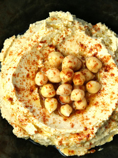 Una foto de Hummus clásico