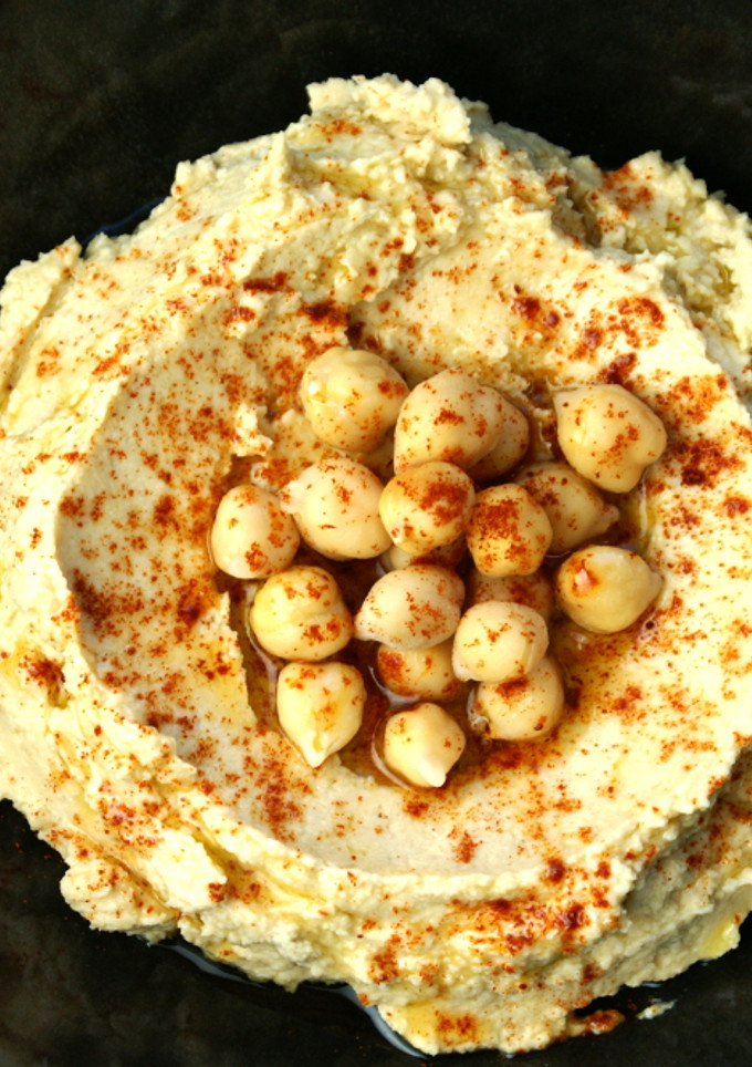 Una foto de Hummus clásico