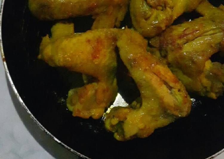 Ayam bumbu kuning