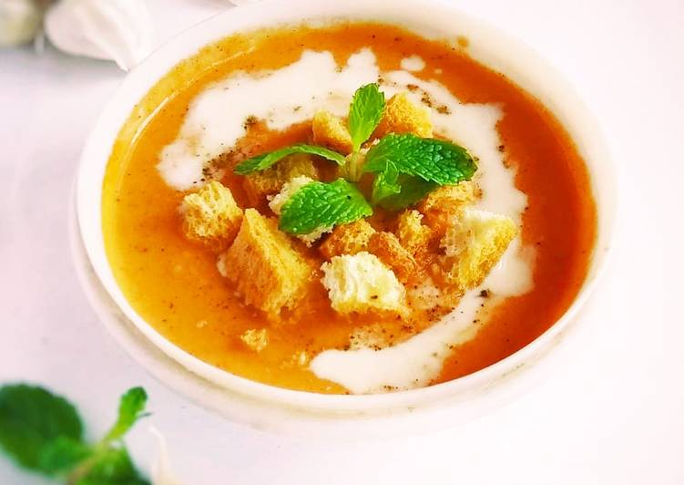 Recipe of Perfect Creamy tomato soup with bread toast