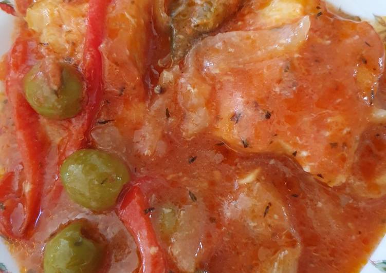 Bacalao encebollado canario
