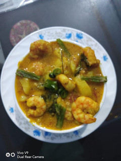 চিংড়ি মাছের বাটি চচ্চড়ি(chingri macher bati chorchori recipe in Bengali) রেসিপির প্রধান ছবি