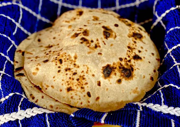 गेहूं के आटे की रोटी रेसिपी बनाने की विधि in Hindi by Harsimar Singh -  Cookpad