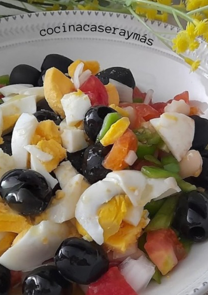 Una foto de Ensalada de alubias y pimiento verde