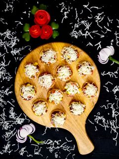 પાપડી પીઝા (Papdi Pizza Recipe In Gujarati) રેસીપી મુખ્ય ફોટો