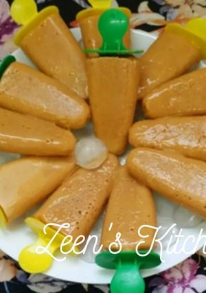 A picture of Apricot Yoghurt Popsicles.