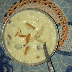 A picture of Vermicelli kheer.