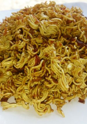 Foto resep Mie kriuk pesto pedas manis