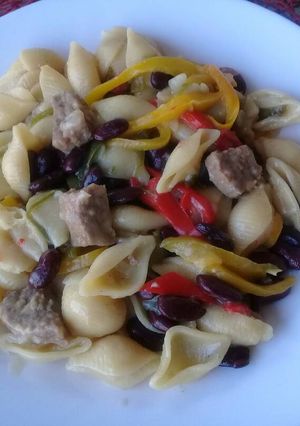 A picture of Tofette pasta with red beans & burger.