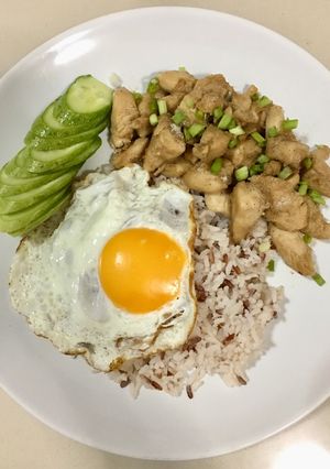 รูปของ “สันในไก่กระเทียมพริกไทย+ไข่ดาว”