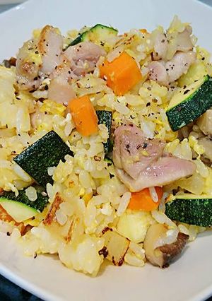 奶香雞肉時蔬炒飯 的食譜成品照片