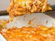 Una foto de macarrones integrales gratinados