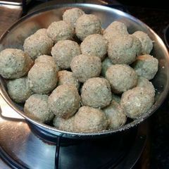 A picture of Dry fruits laddoo.