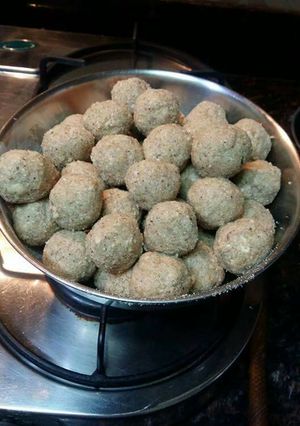A picture of Dry fruits laddoo.