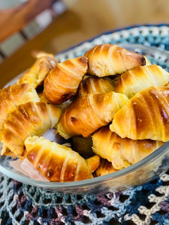 Una foto de Medialunas con relleno 🥐
