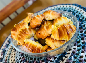 Una foto de Medialunas con relleno 🥐